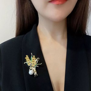 ZHENXUN Broche de Espigas de Trigo Doradas de Alta Gama para Mujer, Elegante y con Perlas, Diseño Exclusivo, Pin de Moda para Trajes y Accesorios - Product Image 3