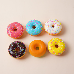 Juguete Blandito de Mochi con Forma de Donut Grande, Juguete Antiestrés con Forma de Comida, Juguete Blandito para Niños - Product Image 1
