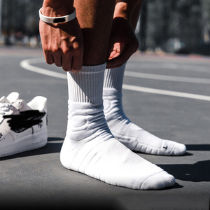 Calcetines deportivos transpirables suaves de alta calidad Calcetines de <span class=keywords><strong>baloncesto</strong></span> con cojín Atlético Terry de rendimiento personalizado - Product Image 1