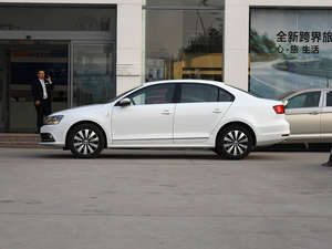 Volkswagen Sagitar 280TSI DSG Comfort Sedan d'occasion 2018, véhicule familial compact Agile Turbo - Product Image 2