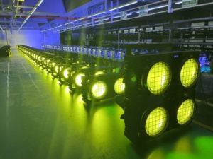 Светодиодный комбинируемый прожектор Epic Blinder 2X475W RGBW RGBALC с LED-кольцом - Product Image 2