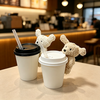 Vente en gros d'ours en peluche miniatures personnalisés, mignons et de style dessin animé, pour accessoires de tasses à café, de pailles et de sacs à dos