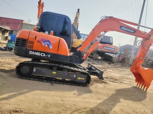 Excavadora Doosan 60-7 Usada y Probada con Motor en Buen Estado |   Listo para Exportar - Product Image 3