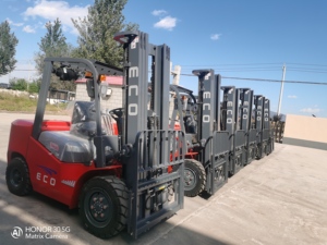Chariot élévateur diesel WELIFTRICH 3 tonnes 3000 kg hauteur 6000 mm avec pneus pneumatiques, commande assise, état neuf - Product Image 5