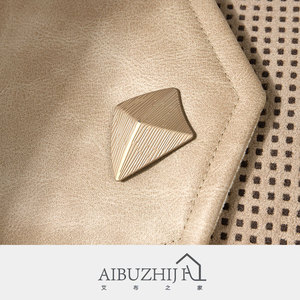 AIBUZHIJIA Metal Ornament <strong>Rectangular</strong> <strong>Cushions</strong> <strong>Cover</strong> Faux Leather Throw Pillow <strong>Covers</strong> for Home Decoration - Product Image 4