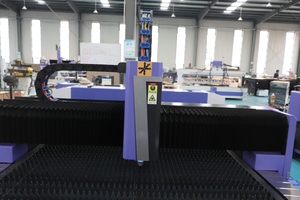 Máquina de Corte Láser de Fibra CNC de Metal 3015 1530 de 2000W, 4000W, 6000W y Máquina de Corte Láser CO2 para Chapa de Acero y Contrachapado - Precio - Product Image 3