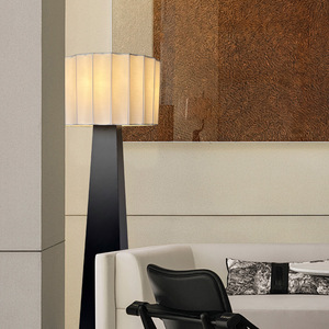 Lámpara de Pie Decorativa Vintage de 163 cm, Negra, de Madera y Tela, LED, Altura Ajustable, Iluminación para Sala de Estar y Dormitorio - Product Image 4