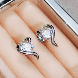 Orecchini a Perno a Forma di Cuore Vintage per Donne, Accessori di Moda Classici e Romantici per Uso Quotidiano - Product Image 4