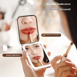 Bán buôn xách tay đôi mặt <span class=keywords><strong>Led</strong></span> Gương trang điểm mini cầm tay máy tính để bàn gương ánh sáng công suất nhỏ gấp Ins Pocket gương - Product Image 2