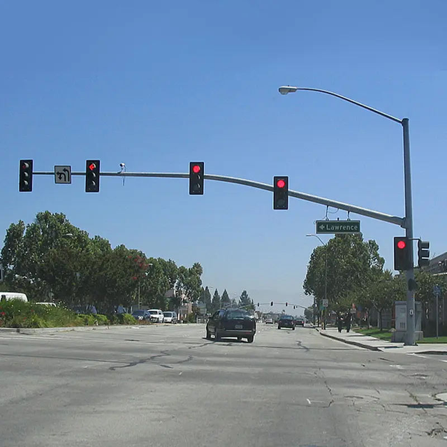 Standard Traffic Light Signal Pole with HD CCTV Camera & Aluminum Road Sign Board