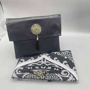 Set da Preghiera Portatile da Viaggio con Borsa e Tasbih |   <span class=keywords><strong>Tappeto</strong></span> Islamico Leggero Arrotolabile per Aereo, Hotel e Attività all'Aperto - Product Image 4