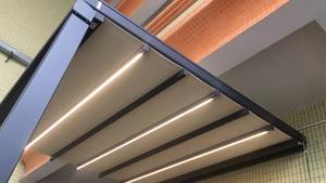 Pérgola impermeable de aluminio personalizada para exteriores, pérgola retráctil motorizada para jardín con luces led - Product Image 4