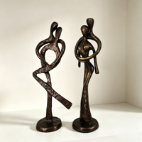 Figurine de couple amoureux moderne en cuivre, sculptures d'amoureux, articles de décoration romantique pour la maison, ornement d'art de table de luxe