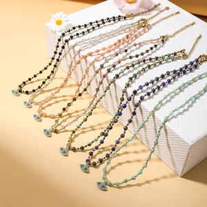 Collier ras du cou en perles de pierre naturelle avec pendentif, style bohème, plaqué or 18 carats, bijoux pour femmes, vente en gros, personnalisation OEM - Product Image 1