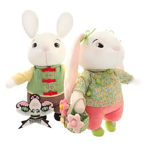 น่ารักกระต่ายหมู่บ้านชุดที่มีลักษณะจีนชาติคุณสมบัติตุ๊กตาของเล่นตุ๊กตายัดกระต่ายคู่