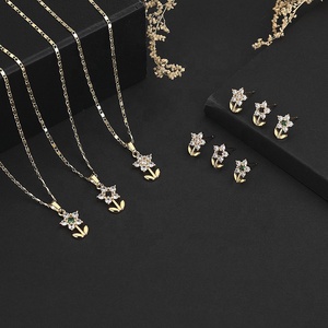 Set Kalung Kalung Inisial Desainer Fashion Perhiasan Berhiaskan Zirkonia Set Kalung dan Anting Berlian Emas untuk Wanita - Product Image 2