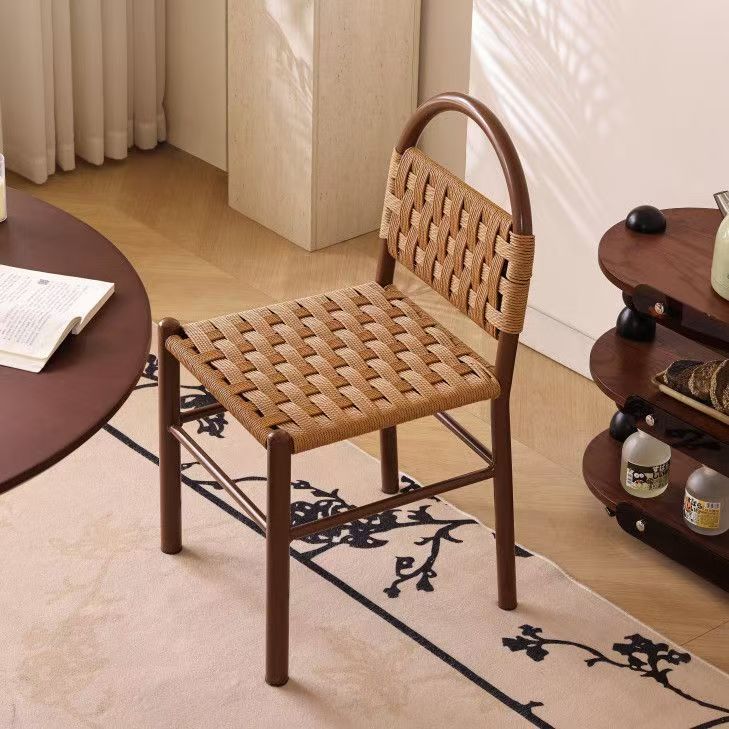 Silla de comedor de ratán metálico marrón rojizo