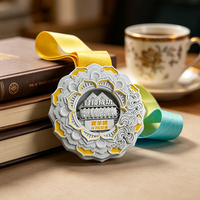 Médaille de marathon en alliage de zinc plaqué or rose, médaille sportive personnalisée en gros avec relief fin et design émaillé