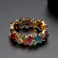 Bague de bijoux en zircone géométrique pour femmes, anneau en laiton de zircone arc-en-ciel coloré à la mode