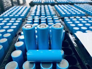 Pack de batteries semi-solides LiFePO4 32700 3.2V-72V 6000mAh Haute Capacité Rechargeable Personnalisable 3000 Cycles / Certifié CE - Product Image 5