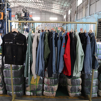 Bales Pakaian Bekas Berkualitas Tinggi Campuran Jaket Jeans Dewasa Pakaian Musim Dingin Kondisi Bagus Pakaian Bekas