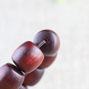 Pulsera de Sándalo Sangriento de Zambia con Cuentas de Barril de 13mm, Joyería Étnica Unisex para Uso Diario, Cuentas Budistas Coleccionables - Product Image 3