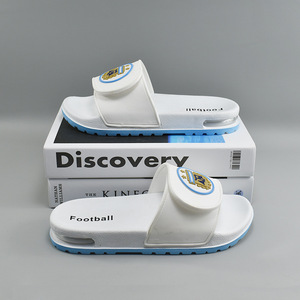 Vente en gros de pantoufles d'extérieur en PVC antidérapantes imperméables légères avec logo personnalisé pour l'été au Brésil et en Argentine 2025 - Product Image 4