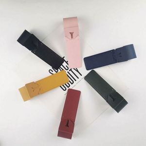 ชุดที่ใส่บัตรผ่านขึ้นเครื่องหนัง PU โลโก้ปั๊มร้อนป้าย PVC ใส่พาสปอร์ต - Product Image 5