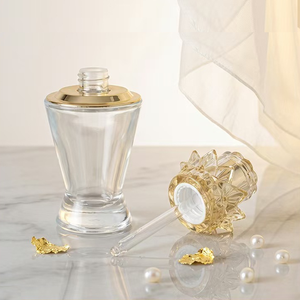 Botella de Vidrio Cónica de Lujo de 30 ml con Tapón Cuentagotas Acrílico de Loto, Botella de Perfume de Vidrio con Forma de Flor de 1 Onza, Botellas Elegantes para Aceites Esenciales - Product Image 2