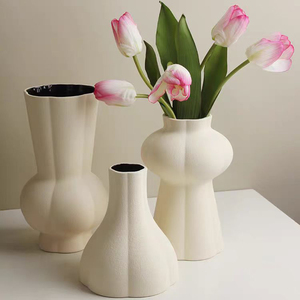 Vase en céramique de style nordique pour décoration de salon, arrangement floral, fleurs artificielles de tulipes, décoration artistique pour porche - Product Image 1