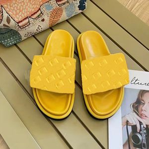 Sandales plates d'été pour femmes, légères et confortables, à <span class=keywords><strong>plateforme</strong></span>, avec fermeture auto-agrippante, dessus en nylon gaufré, semelle épaisse, pour la plage - Product Image 6