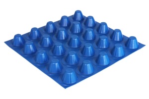 Planche de drainage alvéolée en HDPE composite avec géotextile pour le drainage des décharges et des routes - Product Image 4