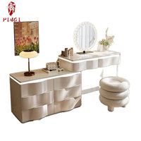 Coiffeuse de Luxe Sélectionnée avec Tiroir Ondulé, Style Crème, Intégrée au Meuble, Table Rotative