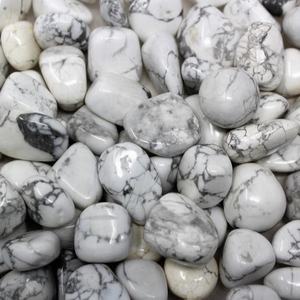 Obra maestra de Feng Shui de piedra caída de howlita tallada lujosa de alta calidad para una decoración pacífica y armonía espiritual - Product Image 1