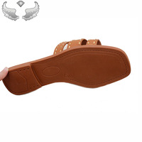 Sandales et pantoufles plates pour femmes, légères, respirantes, confortables, tendance, de haute qualité, adaptées à la plage, au-dessus du genou