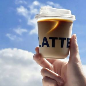 แก้วนมชาและกาแฟแบบใช้แล้วทิ้งทรงตัวยู ขนาด 90 มม. 12 ออนซ์ ผลิตตามสั่ง พร้อมฝาปิดเสริมสำหรับใช้ในเชิงพาณิชย์ - Product Image 2