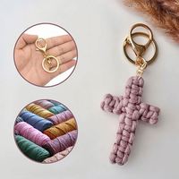 Porte-clés Croix Jésus, Accessoires de Voiture Chrétiens, Porte-clés Croix Souple Fait Main, Décoration Bohème pour Femmes et Hommes, Cadeau