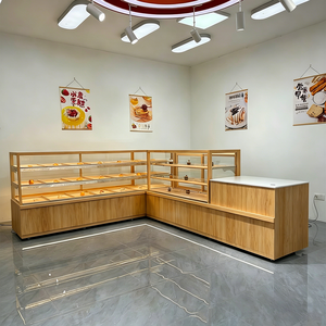 Vitrines ouvertes en verre et comptoirs de service dans les boulangeries de centres commerciaux - Product Image 1