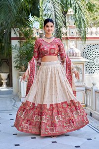 Lehenga festif brodé lourd avec chemisier élégant et vêtements de mariage indien de créateur de Dupatta Lehenga Choli pour la tenue de fête - Product Image 5