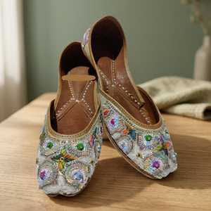 Chaussures plates pour femmes en cuir véritable, personnalisables OEM, tendance mode, style indien traditionnel, à lacets, avec bande élastique, motifs floraux multicolores - Product Image 2