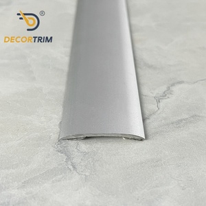 DECORTRIM <span class=keywords><strong>Bande</strong></span> de transition en aluminium en forme de U <span class=keywords><strong>pour</strong></span> le bord des carreaux de sol inégaux et la protection - Product Image 1