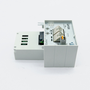 Nuevo Servoaccionamiento Lenze Original E84AYCEOV, Inversor de Frecuencia E84AVHCE5524SB0 16896152 16628434 13721684 E70ACMDE0104SA2ETR - Product Image 4