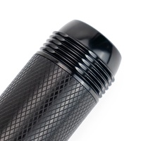 Linterna LED Maglite de Aluminio Negro de Alta Resistencia con Alcance de Haz de 260 m, Resistente al Agua IP44, Baterías Recargables, para Uso en Campamentos
