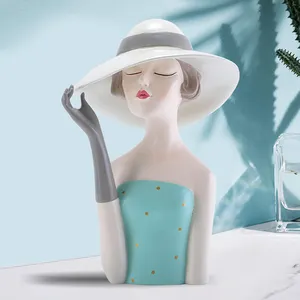帽子をかぶった創造的なファッション女の子のアートクラフト樹脂セクシーな女性の装飾品の装飾ギフト