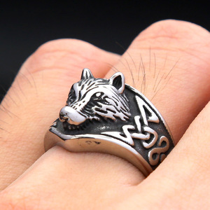 Yunnique – bague en acier inoxydable pour hommes, style nordique rétro, loup celtique, design animal, bijoux, cadeau - Product Image 3