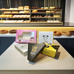 علبة دونات قابلة للطي من AT PACK بشعار مخصص، صديقة للبيئة ومناسبة للمطاعم وخدمات التموين، عبوات بحجم 2/4/6، مطلية بطبقة مات، ومصنوعة من ورق مقوى مخصص للطعام - Product Image 2