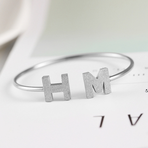 Hannah Martin Factory, brazaletes de lujo de acero inoxidable para mujer, logotipo personalizado, pulsera chapada en oro ajustable Original Famme - Product Image 4