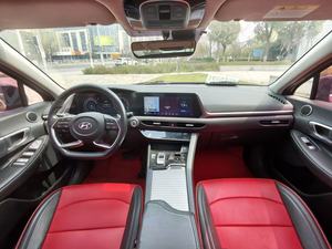 Durante <span class=keywords><strong>Ocho</strong></span> Generaciones, el Hyundai Sonata ha Redefinido lo que un Sedán Familiar Puede Lograr, Innovando Un Paso a la Vez - Product Image 3