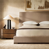 Lit plateforme RH MODENA en chêne massif avec panneau en tissu, pied de lit, taille King/Queen, rembourrage personnalisable, lit traditionnel moelleux, blanc