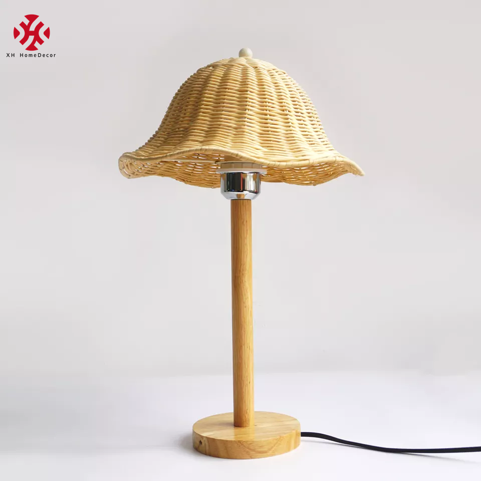 Handmade Farmhouse Bedroom Table Lamp Light with Incandescent Bulbs lampenschirm Natural Indonesia rattan lantern